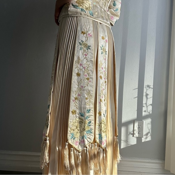 Vintage Oriental Satin Silk Embroidered Jacket +Pleated Skirt Set Gold & Pastel - Picture 7 of 11